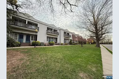 42 Willow Wood Square, East Rutherford, NJ 07073 - Photo 29