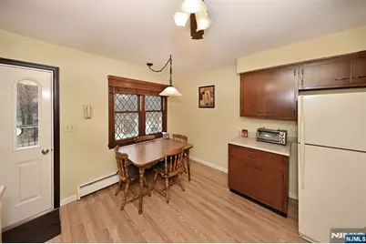 40 Woodside Road, Wyckoff Township, NJ 07481 - Photo 9