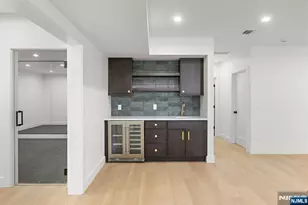 27 Garret Pl, Glen Rock, NJ 07452 - Photo 25