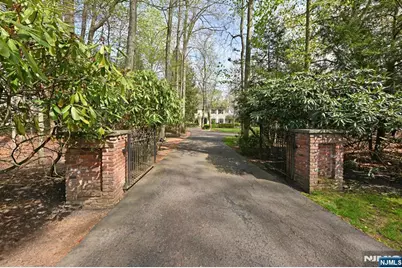 43 Twin Brooks Road, Saddle River, NJ 07458 - Photo 3