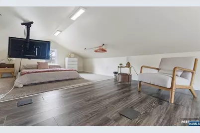 48 Rochelle Avenue, Rochelle Park Township, NJ 07662 - Photo 17