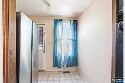 375 Westervelt Place, Lodi, NJ 07644 - Photo 9