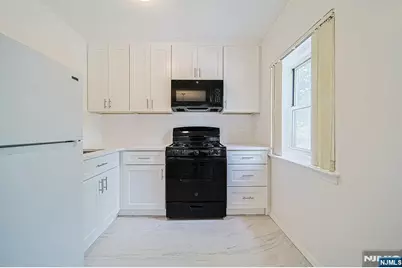 1575 Center Avenue 3F #3F, Fort Lee, NJ 07024 - Photo 9