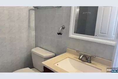 2427C Washington Avenue C #C, Fort Lee, NJ 07024 - Photo 11