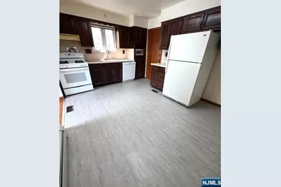 123 E Harwood Terrace 1st Fl #1st FL, Palisades Park, NJ 07650 - Photo 5