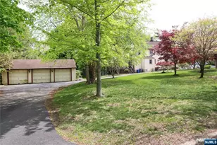 160 Myrtle Ave, Allendale, NJ 07401 - Photo 5