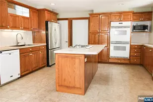 160 Myrtle Ave, Allendale, NJ 07401 - Photo 15