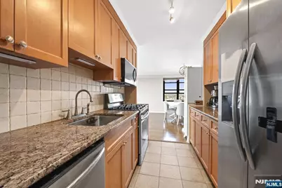 285 Aycrigg 11G #11G, Passaic, NJ 07055 - Photo 7