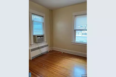 524 Kearney Avenue 1 #1, Cliffside Park, NJ 07010 - Photo 7