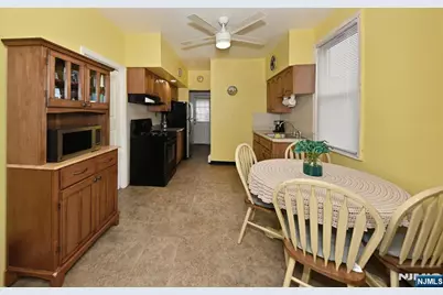 236 Rochelle Avenue, Rochelle Park Township, NJ 07662 - Photo 11