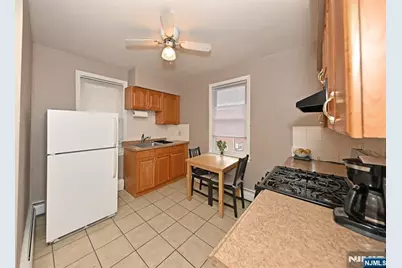 236 Rochelle Avenue, Rochelle Park Township, NJ 07662 - Photo 15