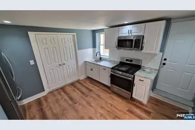 104 Wallington Avenue, Wallington, NJ 07057 - Photo 7