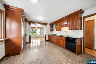 12 Hillcrest Ave, Fort Lee, NJ 07024 - Photo 9