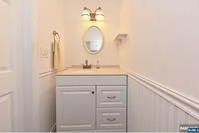 138 Magnolia Avenue, Maywood, NJ 07607 - Photo 9