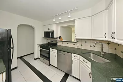 138 Magnolia Avenue, Maywood, NJ 07607 - Photo 7