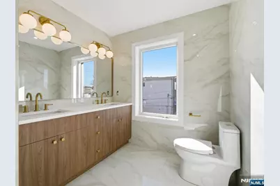 140B Weigands Lane, Secaucus, NJ 07094 - Photo 15