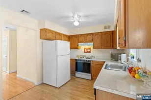 33 Ingraffia Dr, Elmwood Park, NJ 07407 - Photo 9