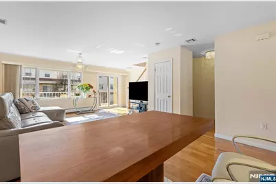 33 Ingraffia Drive, Elmwood Park, NJ 07407 - Photo 17