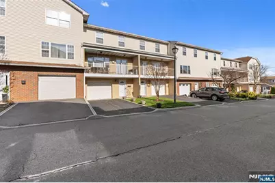 33 Ingraffia Drive, Elmwood Park, NJ 07407 - Photo 1