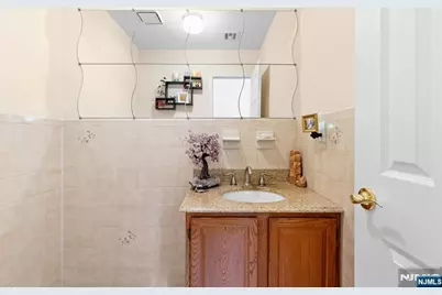 33 Ingraffia Drive, Elmwood Park, NJ 07407 - Photo 29