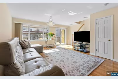 33 Ingraffia Drive, Elmwood Park, NJ 07407 - Photo 11