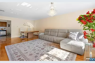 33 Ingraffia Drive, Elmwood Park, NJ 07407 - Photo 15