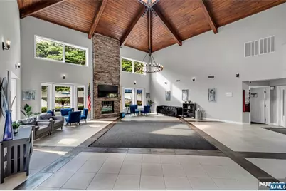 309 Hancock Court M309 #M309, Edgewater, NJ 07020 - Photo 29