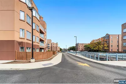 309 Hancock Court M309 #M309, Edgewater, NJ 07020 - Photo 35