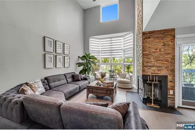 309 Hancock Court M309 #M309, Edgewater, NJ 07020 - Photo 5