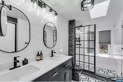 309 Hancock Court M309 #M309, Edgewater, NJ 07020 - Photo 27