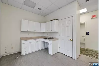 378 Franklin Avenue, Wyckoff Township, NJ 07481 - Photo 13