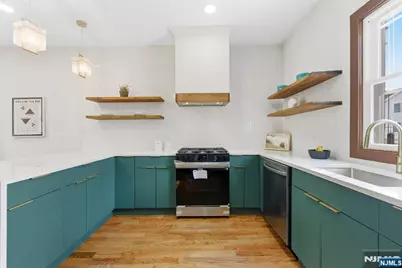 53 Jewett Avenue, Jersey City, NJ 07304 - Photo 5