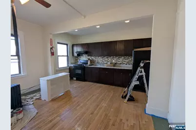 1025 Hoyt Avenue 2 #2, Ridgefield, NJ 07657 - Photo 1