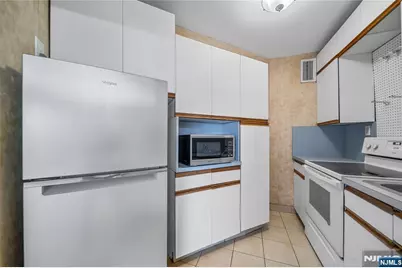 1450 Palisade Avenue 6E #6E, Fort Lee, NJ 07024 - Photo 7