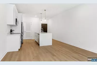 74 Clarendon Place 202 #202, Hackensack, NJ 07601 - Photo 7