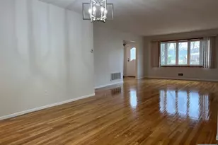 32 Forsythia Ln, Paramus, NJ 07652 - Photo 11