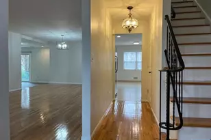 32 Forsythia Ln, Paramus, NJ 07652 - Photo 3