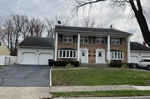 32 Forsythia Ln, Paramus, NJ 07652 - Photo 1