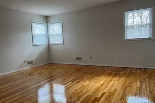 32 Forsythia Ln, Paramus, NJ 07652 - Photo 17