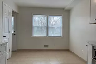 32 Forsythia Ln, Paramus, NJ 07652 - Photo 13
