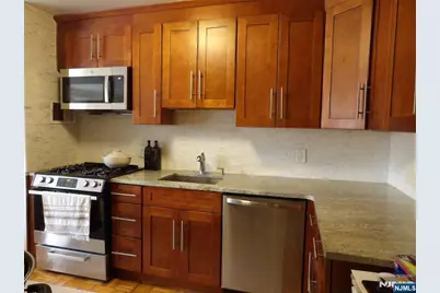 2352 Linwood Avenue 5H #5H, Fort Lee, NJ 07024 - Photo 5