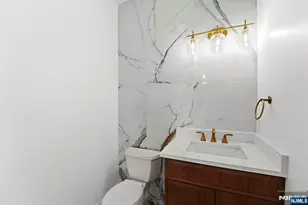704 Green Ln 2, Union Township, NJ 07083 - Photo 3