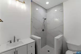 704 Green Ln 2, Union Township, NJ 07083 - Photo 9