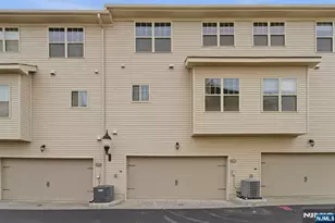 704 Green Ln 2, Union Township, NJ 07083 - Photo 11