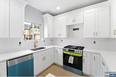 704 Green Lane 2 #2, Union Township, NJ 07083 - Photo 3