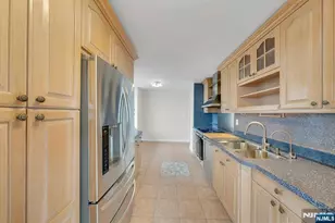 300 Winston 2110, Cliffside Park, NJ 07010 - Photo 9