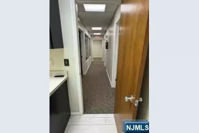 1124 US Highway 202 B9, B12 #B9, B12, Raritan, NJ 08869 - Photo 19