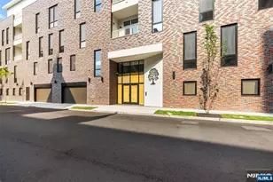 21 Lincoln Park 100, Newark, NJ 07102 - Photo 5