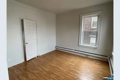 10 Hilliard Avenue 5 #5, Edgewater, NJ 07020 - Photo 5