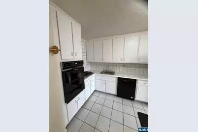 39 39th Street 2L #2L, Paterson, NJ 07514 - Photo 7